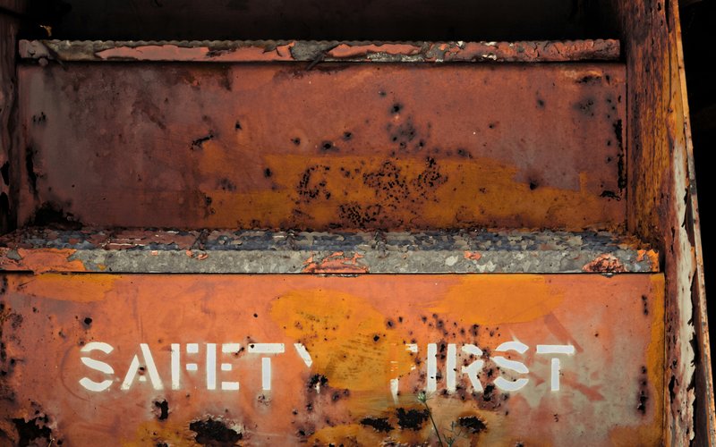 Safety Requirements Engineering Platform (DSGENAI)